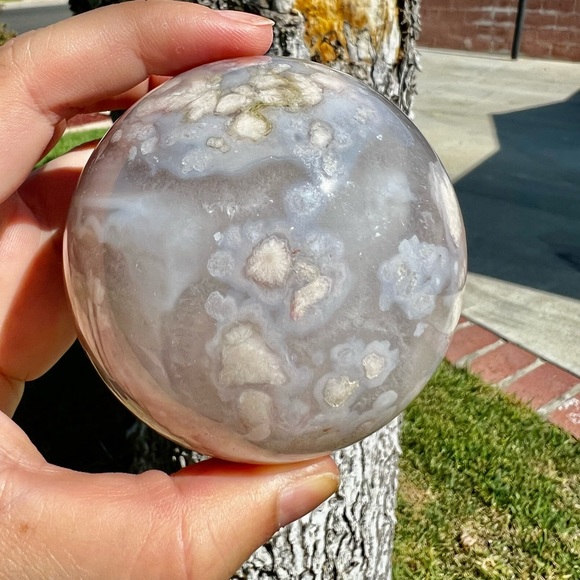 Super Quartzy Blue Flower Agate Sphere With Big Bouquet of Flower - Picture 5 of 8
